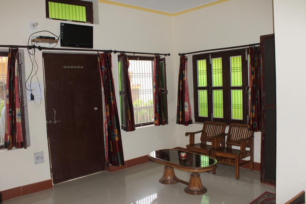 Singh Guest House Varanasi Habitación foto